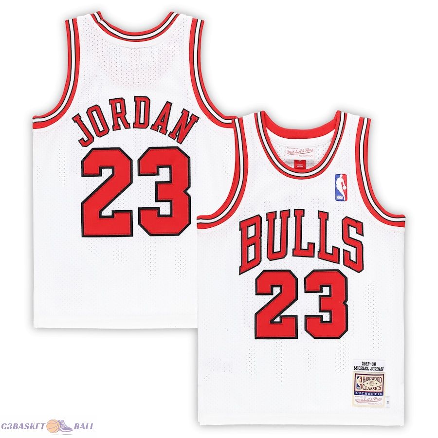 Preschool Chicago Bulls Michael Jordan Mitchell & Ness White 1997/98 Hardwood Classics Authentic Jersey