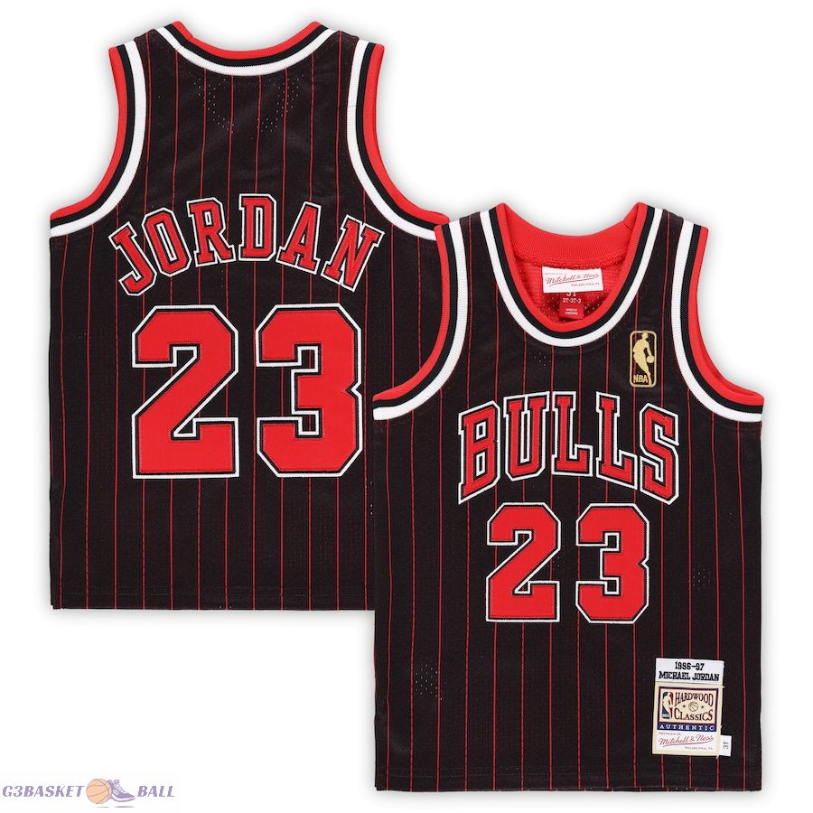 Toddler Chicago Bulls Michael Jordan Mitchell & Ness Black 1996/97 Hardwood Classics Authentic Jersey