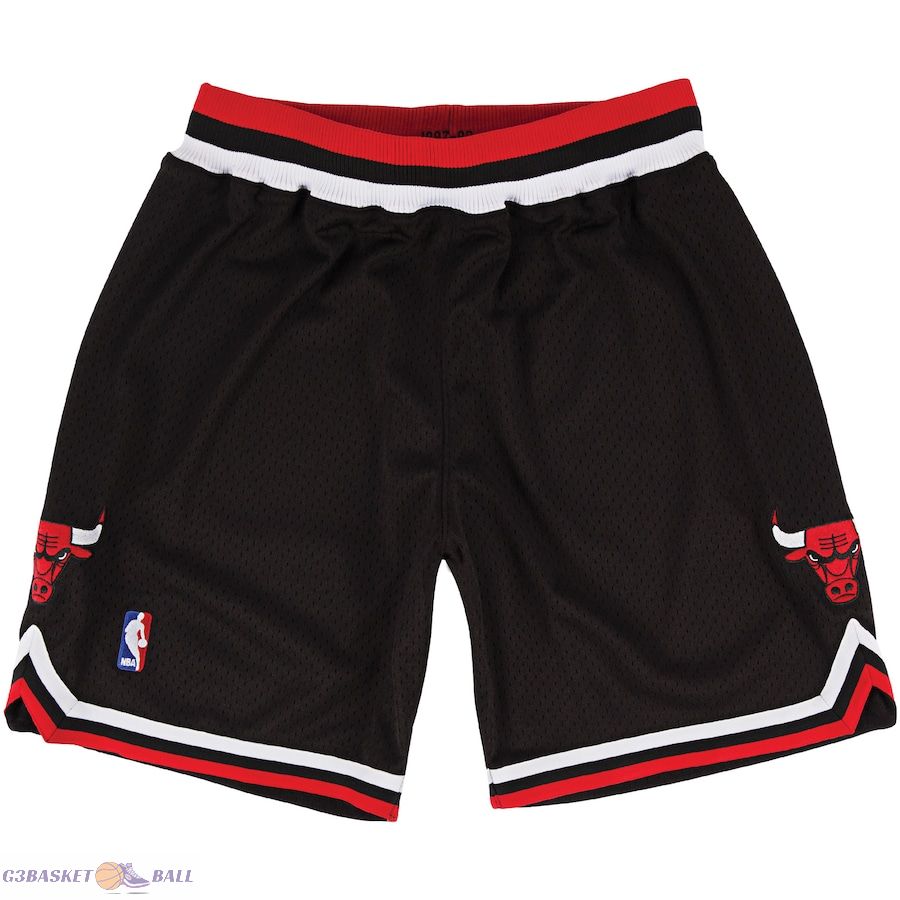 Men's Chicago Bulls Mitchell & Ness Black 1997-98 Hardwood Classics Swingman Shorts