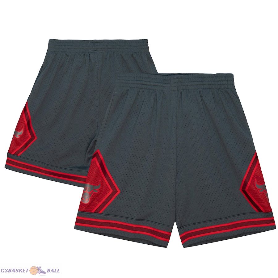 Men's Chicago Bulls Mitchell & Ness Gray 1997-98 Hardwood Classics Space Knit Swingman Shorts