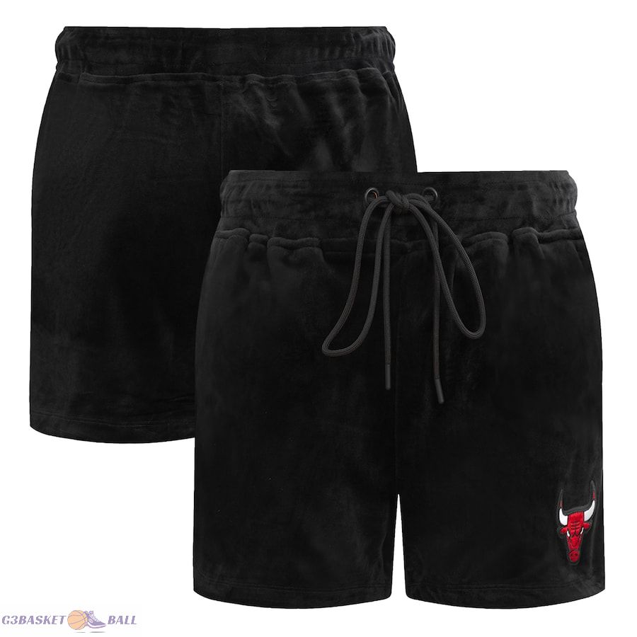 Women's Chicago Bulls Pro Standard Black Classic Velour Shorts